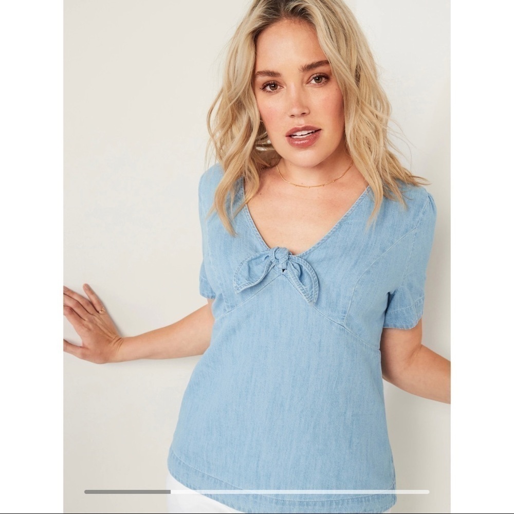 Old Navy V-Neck Tie-Front Short-Sleeve Jean Top Size Large NWT